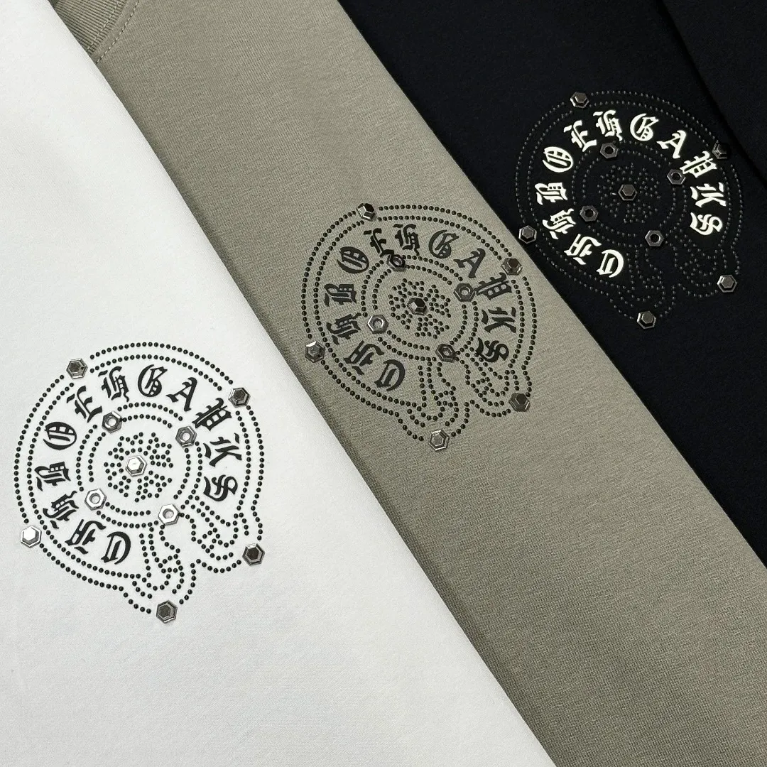 P190 Chrome Hearts 25 high-end versions. The fabric is made of 300 grams of high-density pure cotton. It does not deform or shrink. It has three labels. It is the same style for men and women. Technology: imported hot diamond. Color: white, black, dark green. SIZE: S-XL